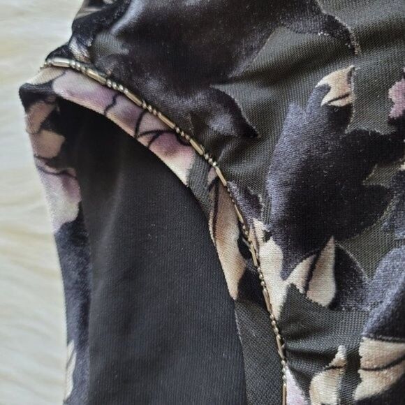 The Limited Floral Velvet Bell Sleeve Shirt Size XS - Picture 3 of 10